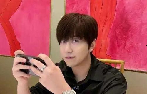 吃瓜爆料网红博主视频,揭秘网红博主吃瓜爆料背后的真相